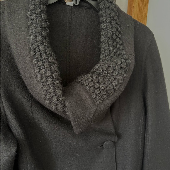 Indigenous Peruvian Alpaca Felt Asymmetrical Topper - Picture 11 of 15